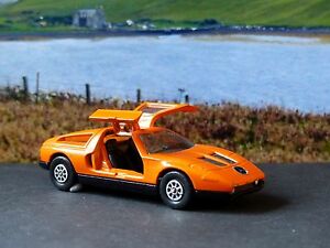 【送料無料】ホビー　模型車　車　レーシングカー コーギーメルセデスベンツcorgi toys whizzwheels 388 mercedesbenz c111