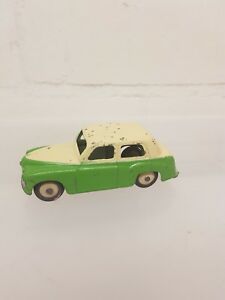 【送料無料】ホビー　模型車　車　レーシングカー dinky hillman minx