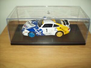 【送料無料】ホビー　模型車　車　レーシングカー スケールポルシェカレラショーケースレースカー118 scale porsche carrera 911 voiture de course avec vitrine