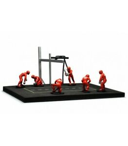 【送料無料】ホビー　模型車　車　レーシングカー ピットストップセットデカールpit stop set 6 figures and accessories red with decals 143