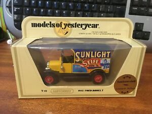 【送料無料】ホビー　模型車　車　レーシングカー マッチモデルフォードmatchbox moy y12 limited edition model t ford vansunlight seifecret