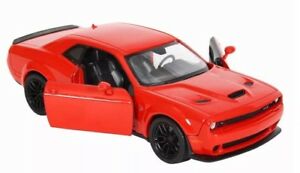 【送料無料】ホビー　模型車　車　レーシングカー スケールダッジチャレンジャーミニチュアカー124 echelle rouge dodge challenger 2018 motormax voiture miniature
