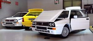 【送料無料】ホビー　模型車　車　レーシングカー スケールランチアデルタミニチュアカー124 echelle 1993 lancia delta hf 16v integrale evo 2 detaille voiture miniature