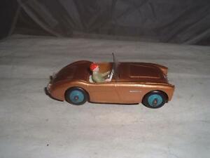 【送料無料】ホビー　模型車　車　レーシングカー オースティンヒーリーヴィンテージモデルdinky toys austin healey en etat repeinte un modele vintage voir photos