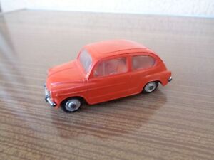 【送料無料】ホビー　模型車　車　レーシングカー フランスミニチュアフィアットプラスチックnouvelle annoncenorev france miniature fiat 600 143 dorigine plastique