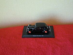 【送料無料】ホビー　模型車　車　レーシングカー ミニチュアカーシトロエントションセダンvoiture miniature 143 citroen traction 11 berline 1939 metal