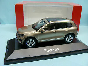 【送料無料】ホビー　模型車　車　レーシングカー フォルクスワーゲンゴールド16795 herpa volkswagen touareg or 2015 143