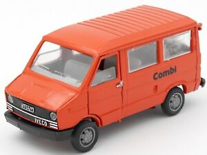 【送料無料】ホビー 模型車 車 レーシングカー フィアットミニバスコンビold cars 143 fiat iveco daily minibus combi