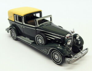 【送料無料】ホビー　模型車　車　レーシングカー マッチスケールキャデラックmatchbox 143 scale dym35181 1933 cadillac v16 green