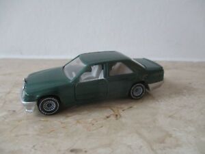 【送料無料】ホビー　模型車　車　レーシングカー メルセデスダークグリーンミニチュアカーベンツテancien siku 1063 mercedes benz 300 te en vert fonce voiture miniature