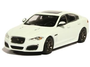 【送料無料】ホビー　模型車　車　レーシングカー ジャガーネットワークjaguar xfr 2010 ixo 143