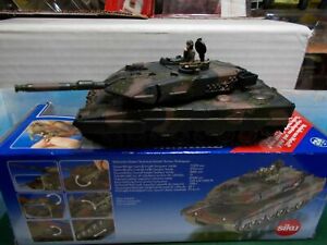 【送料無料】ホビー　模型車　車　レーシングカー ダイカストドイツスケールsiku diecast german leopard ii 150 scale boxed as