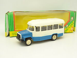 【送料無料】ホビー　模型車　車　レーシングカー コンパニオンソバスcompanion urss 143 bus car kavz 3270 bleue et blanc