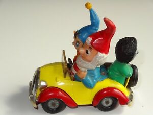 【送料無料】ホビー　模型車　車　レーシングカー v corgi noddy car 801