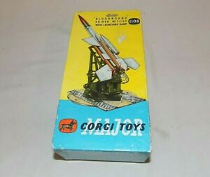 【送料無料】ホビー　模型車　車　レーシングカー コーギーミサイルブラッドハウンドレールcorgi major toys 1108 bristol bloodhound missile amp; rampe de lancementcret
