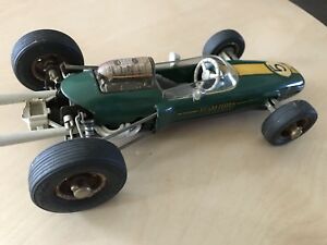 【送料無料】ホビー　模型車　車　レーシングカー ドイツモデルチームロータスバージョン？rare schuco 1071 formel 1 team lotus horloge made in germany briquet version