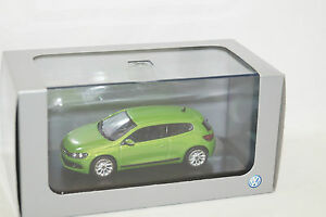 【送料無料】ホビー　模型車　車　レーシングカー フォルクスワーゲンボックスオンscirocco vert green norev 143 vw box｜hokushin