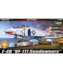 【送料無料】ホビー　模型車　車　レーシングカー キットf4b vf111 sundowners kit 148