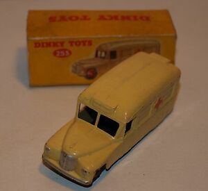 【送料無料】ホビー　模型車　車　レーシングカー ボックスdinky toys gb n 253 daimler ambulance en boite