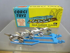 【送料無料】ホビー　模型車　車　レーシングカー ビンテージモデルボックスvintage corgi toys model 61 quatre labour charrue en parfait etat, dans sa boite｜hokushin