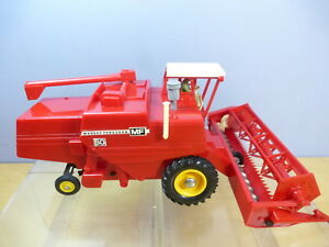 【送料無料】ホビー　模型車　車　レーシングカー ビンテージモデルマッセイファーガソンvintage britains model 9570 massey ferguson moissonneuse