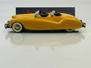 ホビー　模型車　車　レーシングカー brooklin n08 chrysler port 1940 143 nb