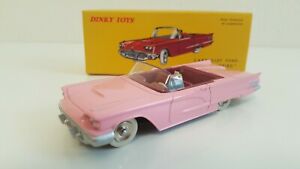 【送料無料】ホビー　模型車　車　レーシングカー アトラスフォードサンダーバードピンクカブリオレdinky toys atlas ford thunderbird cabriolet rose