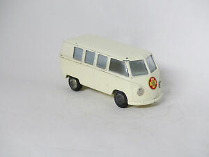 【送料無料】ホビー　模型車　車　レーシングカー コンビタイプtekno volkwagen vw combi type 1 bulli ambulance a14