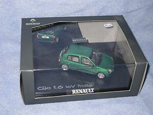 【送料無料】ホビー　模型車　車　レーシングカー ユニバーサルルノークリオdv6581 uh universal hobbies renault clio 16 16v privilege 7711218650 143
