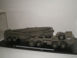 【送料無料】ホビー　模型車　車　レーシングカー トターランチャーパーシングtracteur m983 hemtt avec lanceur pershing ii 172