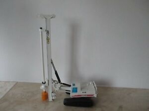 【送料無料】ホビー　模型車　車　レーシングカー リグスケールnzg solimec r10 appareil de forage echelle 150