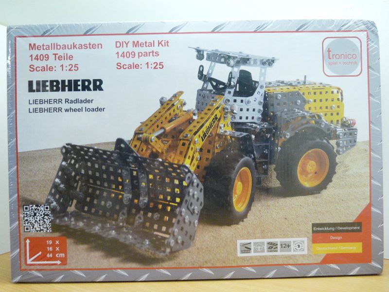 【送料無料】ホビー　模型車　車　レーシングカー キットkit tractopelle liebherr a assembler 125｜hokushin