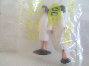【送料無料】ホビー　模型車　車　レーシングカー フューエルポンプミントセットgb dinky 007 2 petrol pump figures mint uncommon set peu courant neuf lk｜hokushin