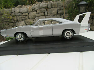 【送料無料】ホビー　模型車　車　レーシングカー ダッジデイトナアメリカボックスdodge daytona 1969 american muscle 118 en boite parfait etat｜hokushin