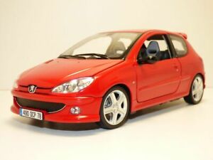 【送料無料】ホビー 模型車 車 レーシングカー プジョーアデンpeugeot 206 rc rouge aden 118|hokushin