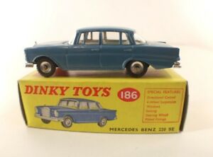 【送料無料】ホビー　模型車　車　レーシングカー メルセデスベンツボックスdinky toys gb n 186 mercedes benz 220 se jamais joue never played in box boite