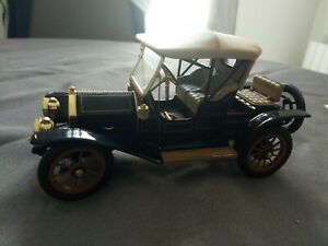 【送料無料】ホビー　模型車　車　レーシングカー キャデラックミニチュアロードスターminiature cadillac roadster