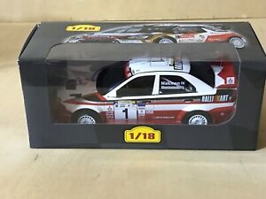 【送料無料】ホビー 模型車 車 レーシングカー ランサーエボaラリーラリーネットワークmitsubishi lancer evo v 1998 makinen rally rallye ixo altaya 118 eb33|hokushin