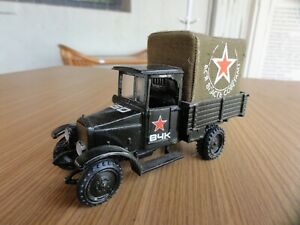 【送料無料】ホビー　模型車　車　レーシングカー amo 15 military 143 cccp