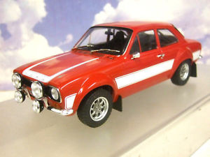 【送料無料】ホビー 模型車 車 レーシングカー トリプルミニチュアコレクションフォードエスコートレッドアンプtriple 9t9 collection miniature 118 1974 ford escort mk1 mki rs2000 rouge amp;|hokushin