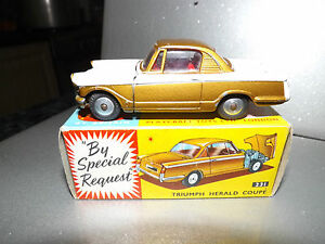 【送料無料】ホビー　模型車　車　レーシングカー コーギートライアンフヘラルドボックスカットcorgi 231 triumph herald coupe bien plus avec vn comme neuf box