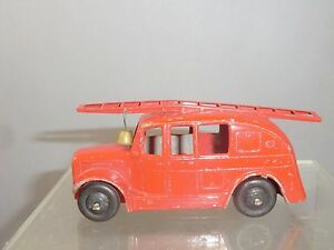 【送料無料】ホビー　模型車　車　レーシングカー モデルdinky toys modele 25h streamline fire engine