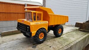 【送料無料】ホビー 模型車 車 レーシングカー ビンテージバケットトラックvintage tonka mighty hydraulique camion benne 3902|hokushin