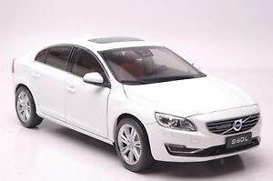 【送料無料】ホビー　模型車　車　レーシングカー ボルボスケールモデルvolvo s60l car model in scale 118 white