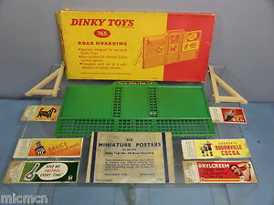 【送料無料】ホビー　模型車　車　レーシングカー モデルポスターボックスdinky toys modele 765 road hoarding amp; 6 affiches lot 2 en parfait etat, dans sa boite