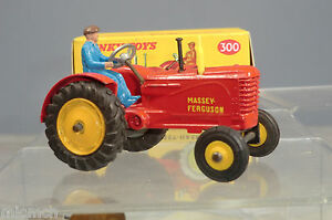 【送料無料】ホビー　模型車　車　レーシングカー モデルマッセイファーガソントタータイヤゴムdinky toys modele 300 massey ferguson tracteur caoutchouc pneu version