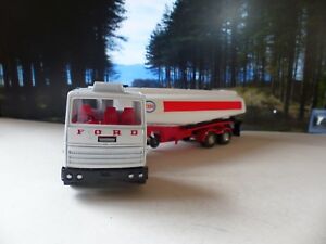 【送料無料】ホビー　模型車　車　レーシングカー コーギーフォードエッソタンカーcorgi majors 1157 ford esso fuel tanker
