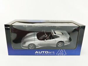 【送料無料】ホビー　模型車　車　レーシングカー シボレーコルベットカラウェイautoart 118 chevrolet corvette c12 calaway 71011 21,286円