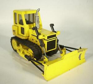 【送料無料】ホビー　模型車　車　レーシングカー マッシーファーガソンドーザー＃nzg 150 massey ferguson mf 300 bouteur 394｜hokushin