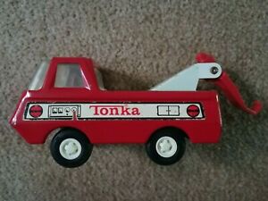 【送料無料】ホビー　模型車　車　レーシングカー ヴィンテージレッドトラックvintage tonka rouge ventilation camion